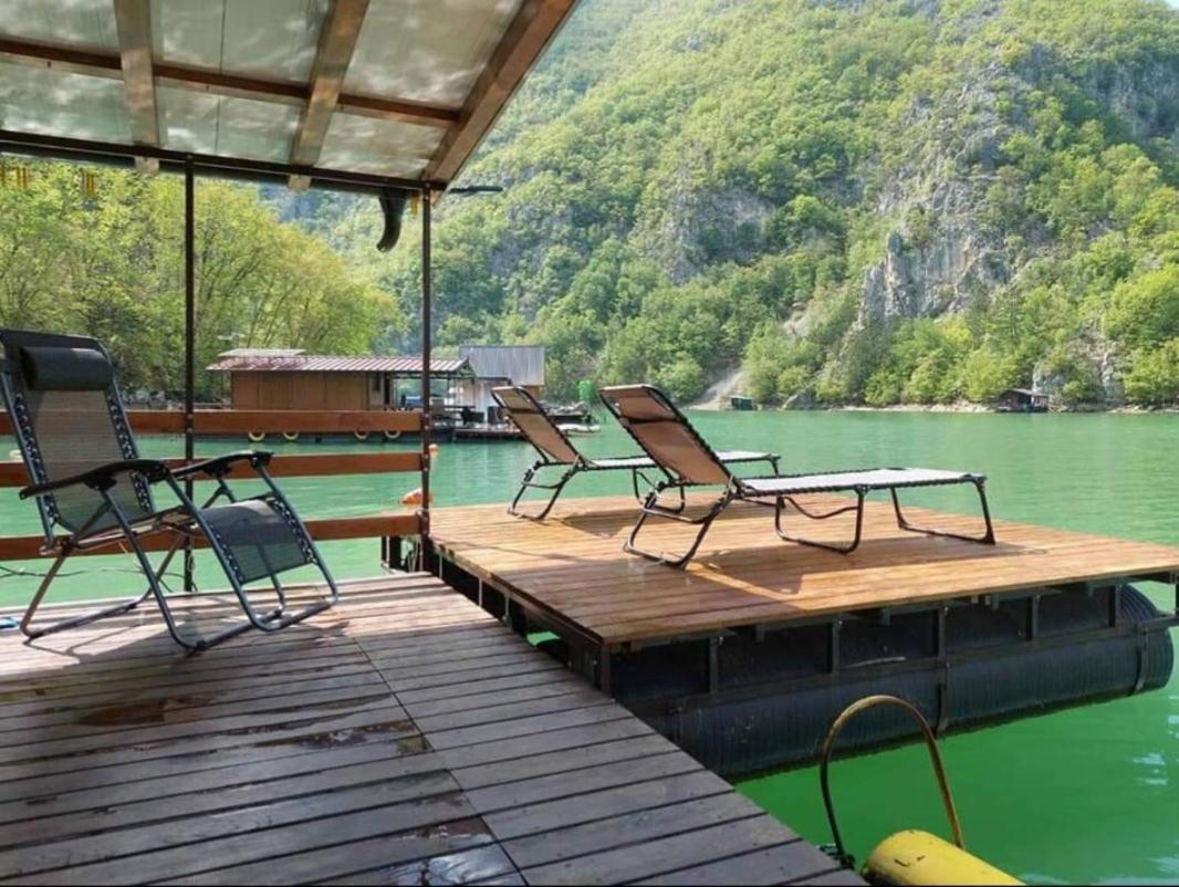 Apartment Floating