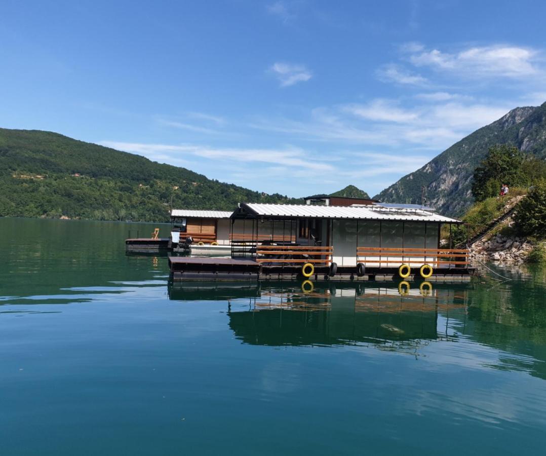 Apartment Floating