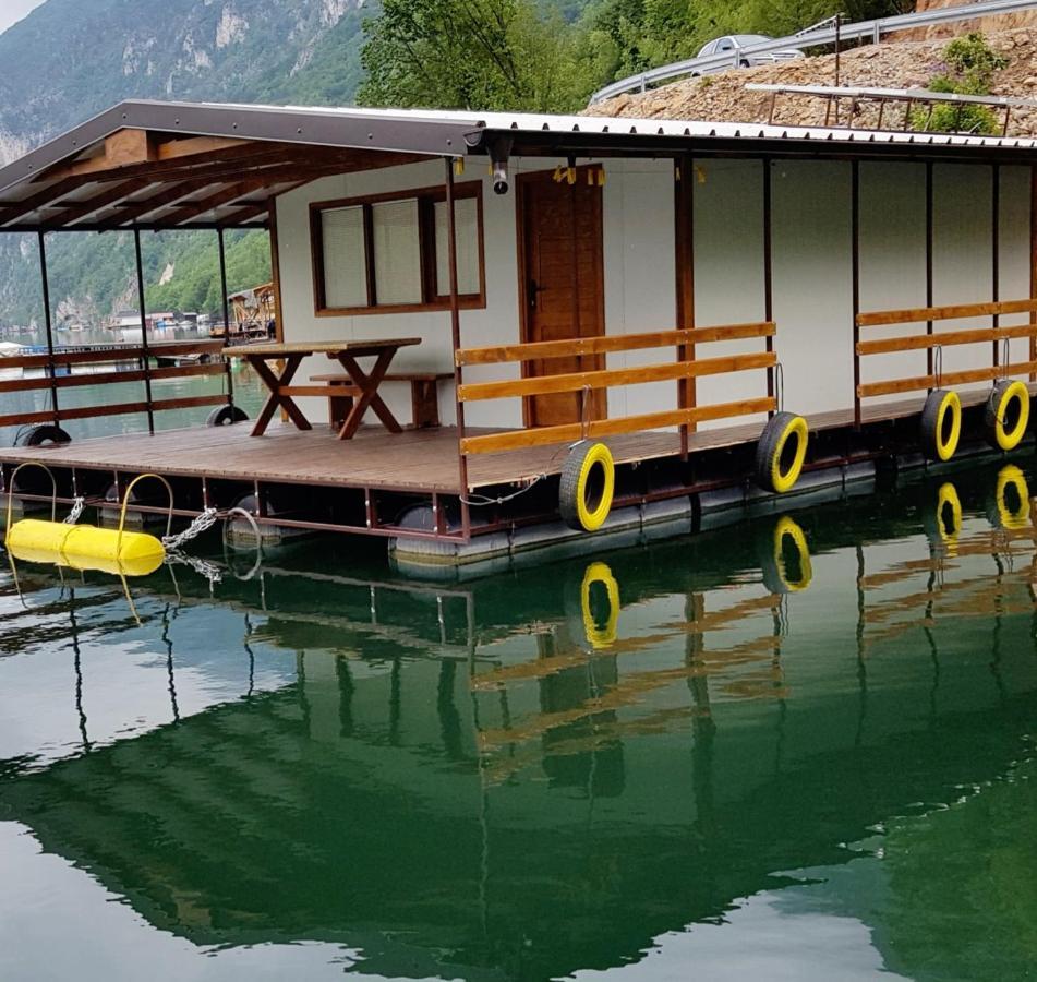Floating Apartment